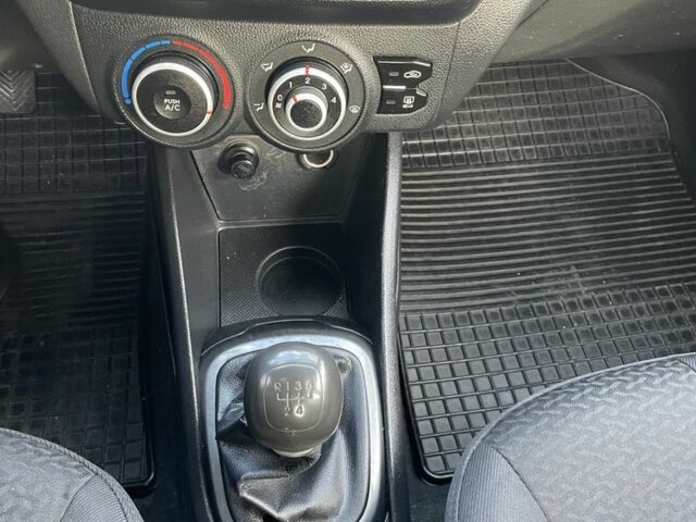 Сірий Кіа Ріо, об'ємом двигуна 1.4 л та пробігом 170 тис. км за 5999 $, фото 15 на Automoto.ua