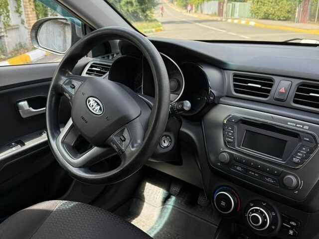 Сірий Кіа Ріо, об'ємом двигуна 1.4 л та пробігом 125 тис. км за 6500 $, фото 10 на Automoto.ua