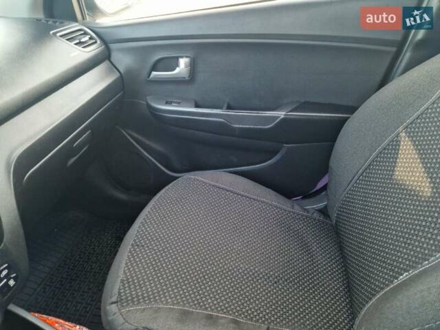 Серый Киа Рио, объемом двигателя 1.4 л и пробегом 187 тыс. км за 4900 $, фото 12 на Automoto.ua