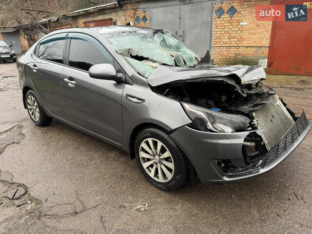 Серый Киа Рио, объемом двигателя 1.4 л и пробегом 250 тыс. км за 1950 $, фото 8 на Automoto.ua