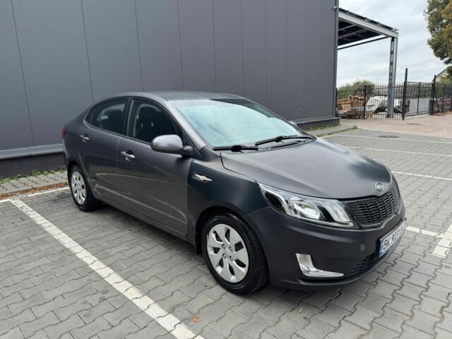 Серый Киа Рио, объемом двигателя 1.6 л и пробегом 200 тыс. км за 4920 $, фото 2 на Automoto.ua