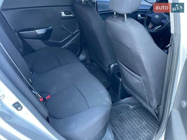 Серый Киа Рио, объемом двигателя 1.4 л и пробегом 68 тыс. км за 6700 $, фото 15 на Automoto.ua