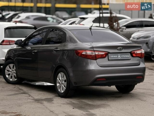 Серый Киа Рио, объемом двигателя 1.59 л и пробегом 180 тыс. км за 7300 $, фото 3 на Automoto.ua