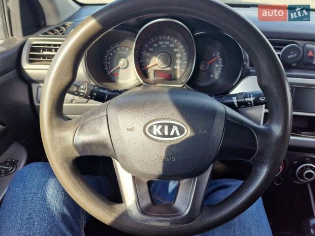 Серый Киа Рио, объемом двигателя 1.4 л и пробегом 187 тыс. км за 4900 $, фото 11 на Automoto.ua
