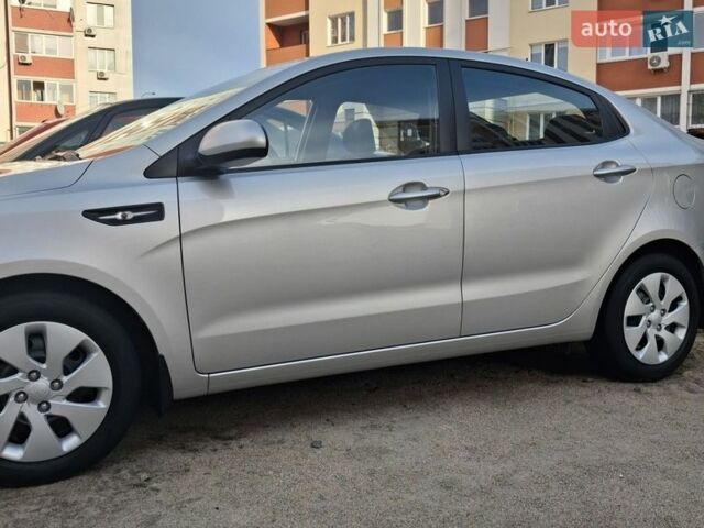 Серый Киа Рио, объемом двигателя 1.4 л и пробегом 140 тыс. км за 7600 $, фото 2 на Automoto.ua