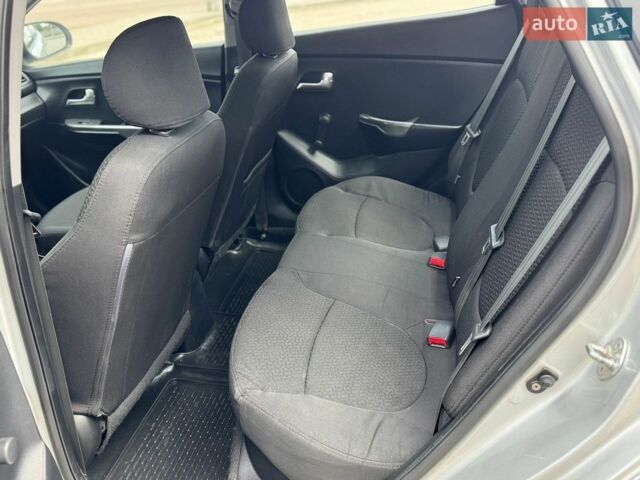 Серый Киа Рио, объемом двигателя 1.4 л и пробегом 128 тыс. км за 6800 $, фото 8 на Automoto.ua