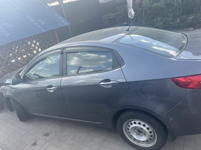 Сірий Кіа Ріо, об'ємом двигуна 1.6 л та пробігом 112 тис. км за 2000 $, фото 2 на Automoto.ua