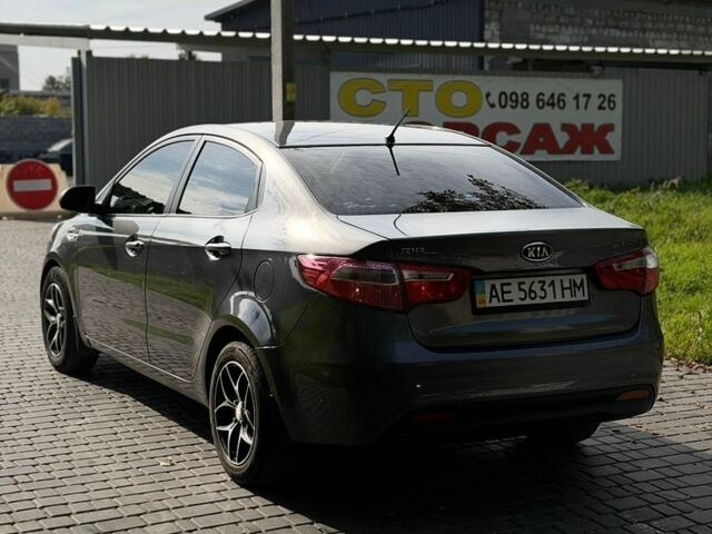 Сірий Кіа Ріо, об'ємом двигуна 1.4 л та пробігом 220 тис. км за 6700 $, фото 6 на Automoto.ua