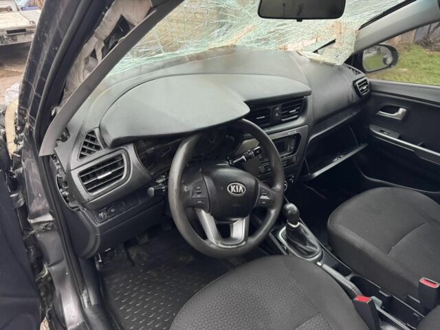 Сірий Кіа Ріо, об'ємом двигуна 1.4 л та пробігом 200 тис. км за 2950 $, фото 6 на Automoto.ua