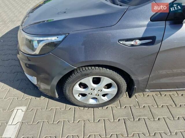 Серый Киа Рио, объемом двигателя 1.4 л и пробегом 187 тыс. км за 4900 $, фото 18 на Automoto.ua