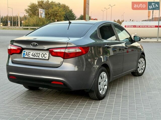 Серый Киа Рио, объемом двигателя 1.4 л и пробегом 147 тыс. км за 8550 $, фото 25 на Automoto.ua