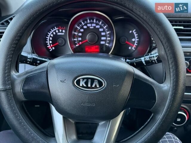 Сірий Кіа Ріо, об'ємом двигуна 1.4 л та пробігом 259 тис. км за 6300 $, фото 15 на Automoto.ua