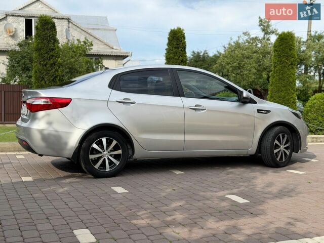 Сірий Кіа Ріо, об'ємом двигуна 1.6 л та пробігом 185 тис. км за 7650 $, фото 4 на Automoto.ua
