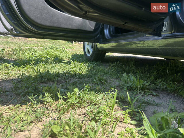 Серый Киа Рио, объемом двигателя 1.6 л и пробегом 250 тыс. км за 6999 $, фото 13 на Automoto.ua