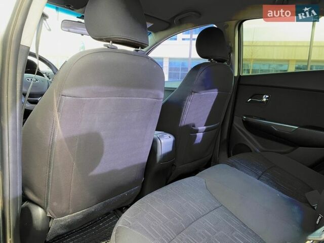 Серый Киа Рио, объемом двигателя 1.6 л и пробегом 181 тыс. км за 8499 $, фото 12 на Automoto.ua