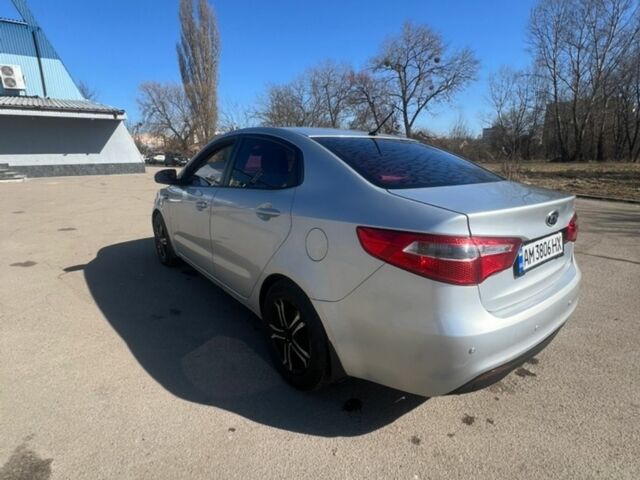 Сірий Кіа Ріо, об'ємом двигуна 1.4 л та пробігом 247 тис. км за 5300 $, фото 6 на Automoto.ua