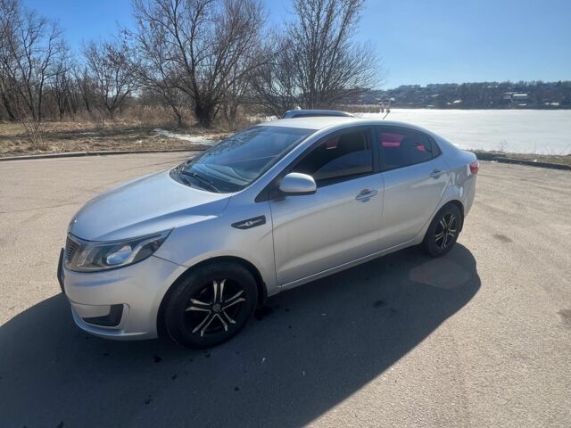 Серый Киа Рио, объемом двигателя 1.4 л и пробегом 247 тыс. км за 5253 $, фото 3 на Automoto.ua