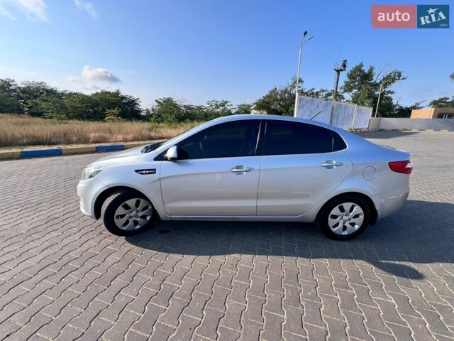 Сірий Кіа Ріо, об'ємом двигуна 1.4 л та пробігом 175 тис. км за 8000 $, фото 3 на Automoto.ua