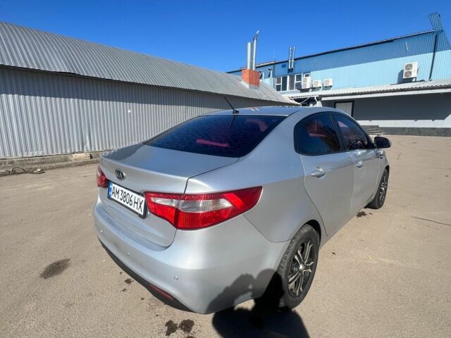 Серый Киа Рио, объемом двигателя 1.4 л и пробегом 247 тыс. км за 5253 $, фото 4 на Automoto.ua