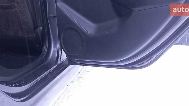 Серый Киа Рио, объемом двигателя 1.4 л и пробегом 133 тыс. км за 8200 $, фото 15 на Automoto.ua