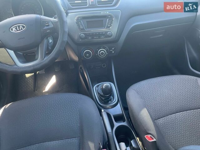 Сірий Кіа Ріо, об'ємом двигуна 1.4 л та пробігом 219 тис. км за 5900 $, фото 12 на Automoto.ua