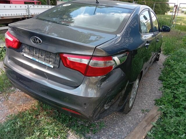 Сірий Кіа Ріо, об'ємом двигуна 1.6 л та пробігом 200 тис. км за 2300 $, фото 1 на Automoto.ua