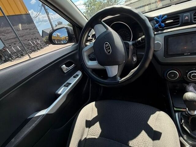 Сірий Кіа Ріо, об'ємом двигуна 1.4 л та пробігом 106 тис. км за 7500 $, фото 10 на Automoto.ua