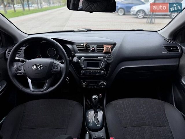 Серый Киа Рио, объемом двигателя 1.59 л и пробегом 206 тыс. км за 7499 $, фото 7 на Automoto.ua