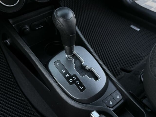 Серый Киа Рио, объемом двигателя 1.6 л и пробегом 133 тыс. км за 8300 $, фото 15 на Automoto.ua
