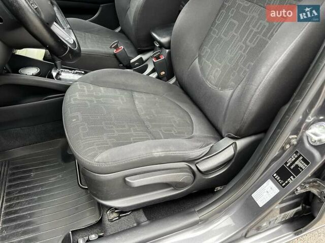Серый Киа Рио, объемом двигателя 1.59 л и пробегом 81 тыс. км за 8900 $, фото 6 на Automoto.ua
