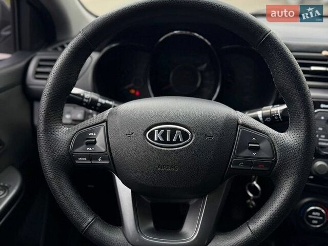 Серый Киа Рио, объемом двигателя 1.59 л и пробегом 206 тыс. км за 7499 $, фото 9 на Automoto.ua