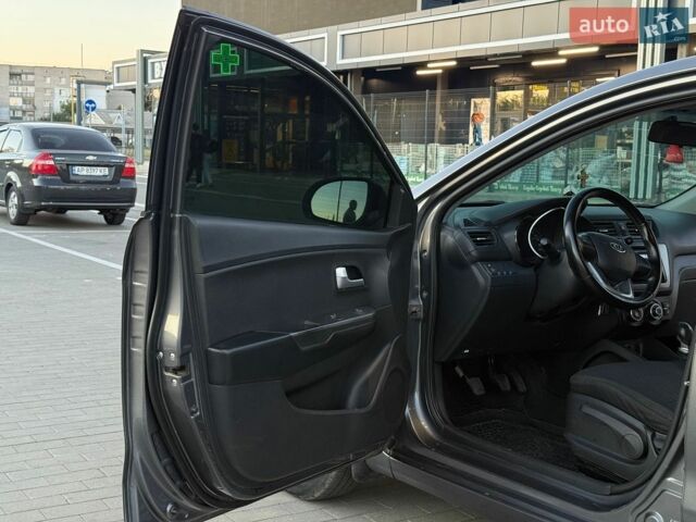 Сірий Кіа Ріо, об'ємом двигуна 1.4 л та пробігом 170 тис. км за 5500 $, фото 20 на Automoto.ua