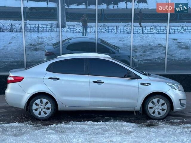 Серый Киа Рио, объемом двигателя 1.4 л и пробегом 68 тыс. км за 6700 $, фото 6 на Automoto.ua