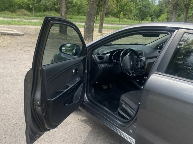 Сірий Кіа Ріо, об'ємом двигуна 1.6 л та пробігом 249 тис. км за 8604 $, фото 6 на Automoto.ua