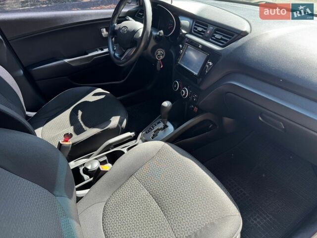 Сірий Кіа Ріо, об'ємом двигуна 1.4 л та пробігом 94 тис. км за 8799 $, фото 25 на Automoto.ua