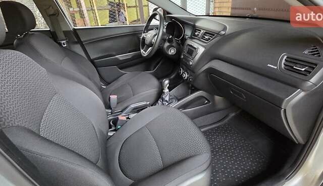 Серый Киа Рио, объемом двигателя 1.4 л и пробегом 140 тыс. км за 7200 $, фото 15 на Automoto.ua