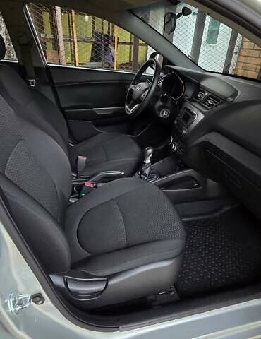 Серый Киа Рио, объемом двигателя 1.4 л и пробегом 140 тыс. км за 7200 $, фото 16 на Automoto.ua