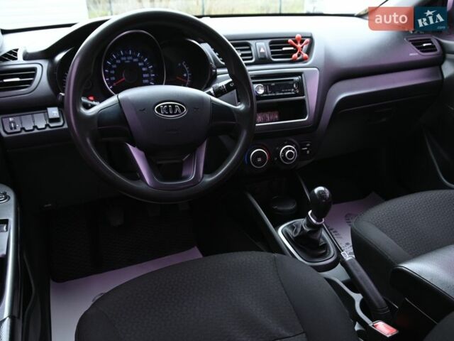 Серый Киа Рио, объемом двигателя 1.4 л и пробегом 247 тыс. км за 5800 $, фото 16 на Automoto.ua