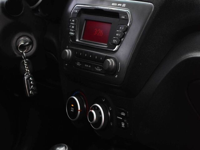 Сірий Кіа Ріо, об'ємом двигуна 1.4 л та пробігом 226 тис. км за 6999 $, фото 11 на Automoto.ua