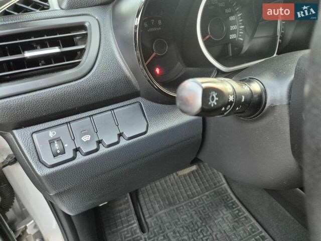 Сірий Кіа Ріо, об'ємом двигуна 1.4 л та пробігом 93 тис. км за 8400 $, фото 10 на Automoto.ua