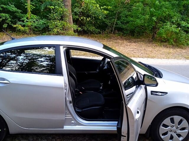 Сірий Кіа Ріо, об'ємом двигуна 1.4 л та пробігом 230 тис. км за 5750 $, фото 10 на Automoto.ua