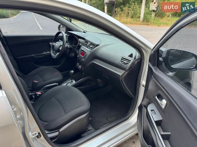 Сірий Кіа Ріо, об'ємом двигуна 1.6 л та пробігом 95 тис. км за 5700 $, фото 9 на Automoto.ua