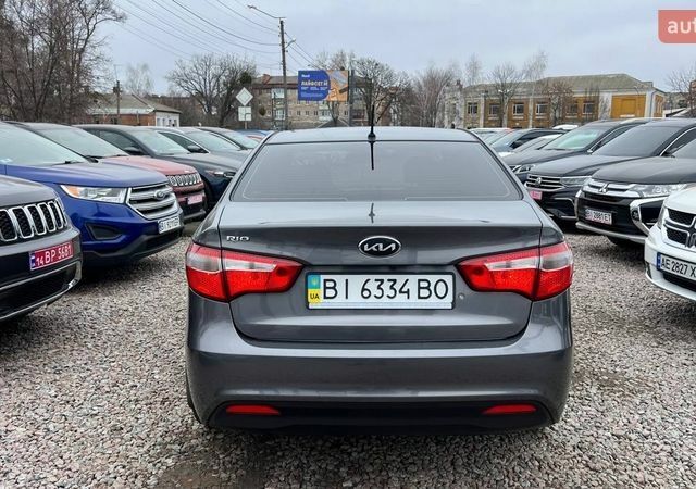 Сірий Кіа Ріо, об'ємом двигуна 1.4 л та пробігом 190 тис. км за 7500 $, фото 5 на Automoto.ua