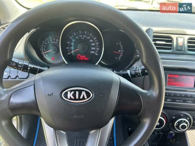 Серый Киа Рио, объемом двигателя 1.6 л и пробегом 250 тыс. км за 6999 $, фото 16 на Automoto.ua