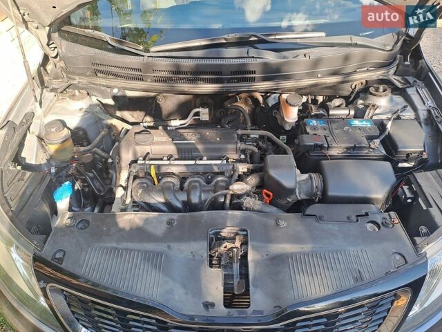 Серый Киа Рио, объемом двигателя 1.6 л и пробегом 112 тыс. км за 7200 $, фото 3 на Automoto.ua