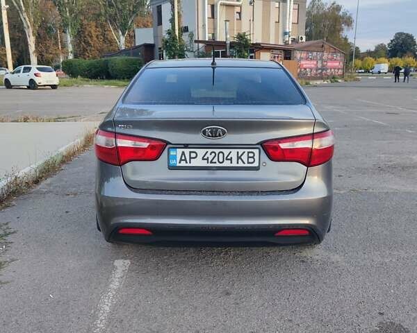 Сірий Кіа Ріо, об'ємом двигуна 1.4 л та пробігом 120 тис. км за 8200 $, фото 4 на Automoto.ua