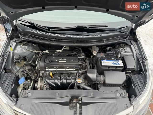 Серый Киа Рио, объемом двигателя 1.4 л и пробегом 82 тыс. км за 9200 $, фото 36 на Automoto.ua