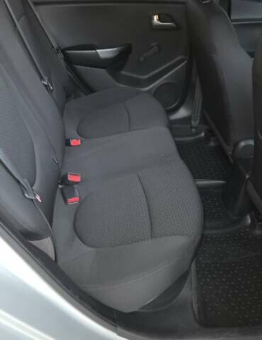 Серый Киа Рио, объемом двигателя 1.4 л и пробегом 140 тыс. км за 7200 $, фото 13 на Automoto.ua