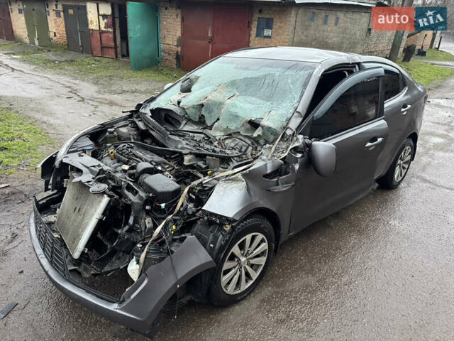 Серый Киа Рио, объемом двигателя 1.4 л и пробегом 250 тыс. км за 1950 $, фото 33 на Automoto.ua