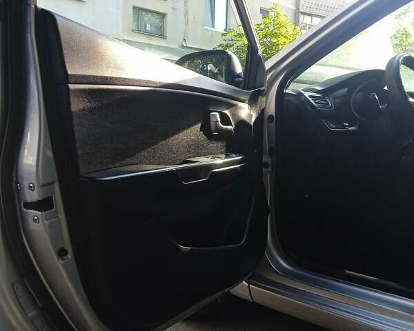 Киа Рио 2012 в Харькове на Automoto.ua Серый Киа Рио, объемом двигателя 1.4 л и пробегом 185 тыс. км за 5300 $, фото 15 на Automoto.ua